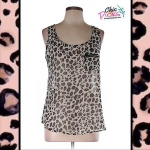 Animal print sleeveless blouse w zip pocket